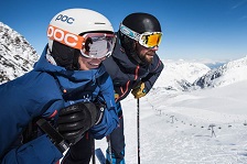 aussicht genießen beim skifahren c stubaier gletscher andre schoenherrMINI